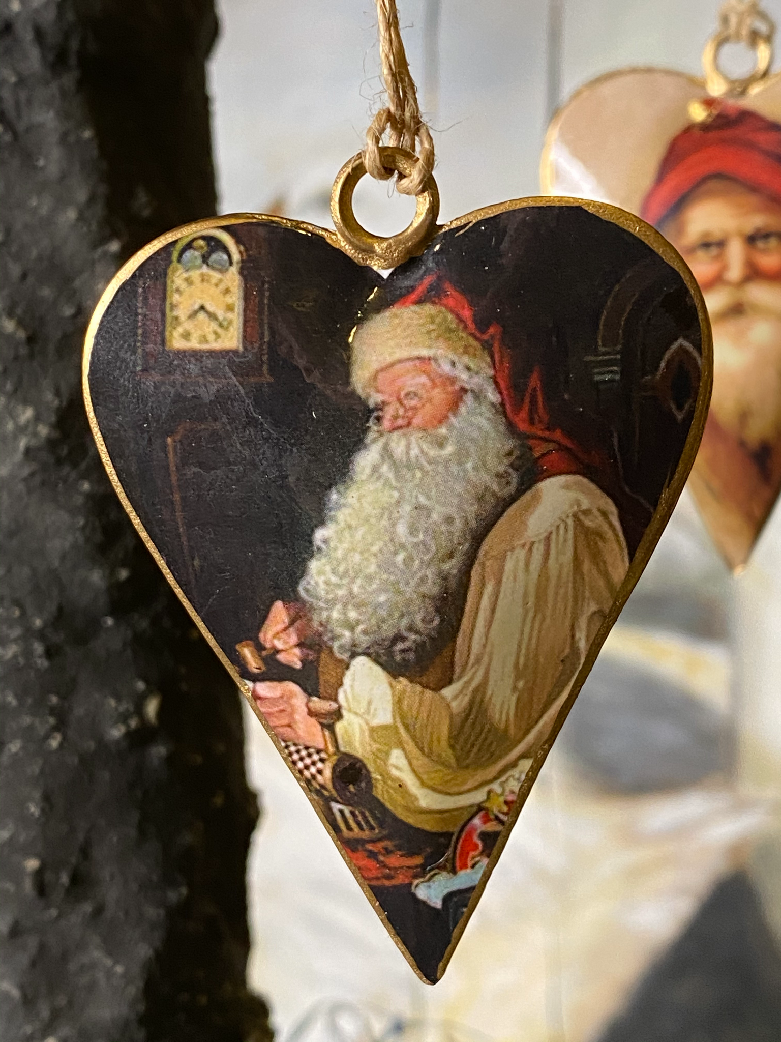 Metal hjerter med gammeldags julemand og guleeffekt